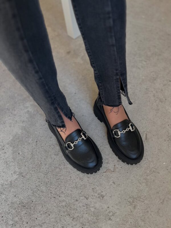 Loafer shoes
