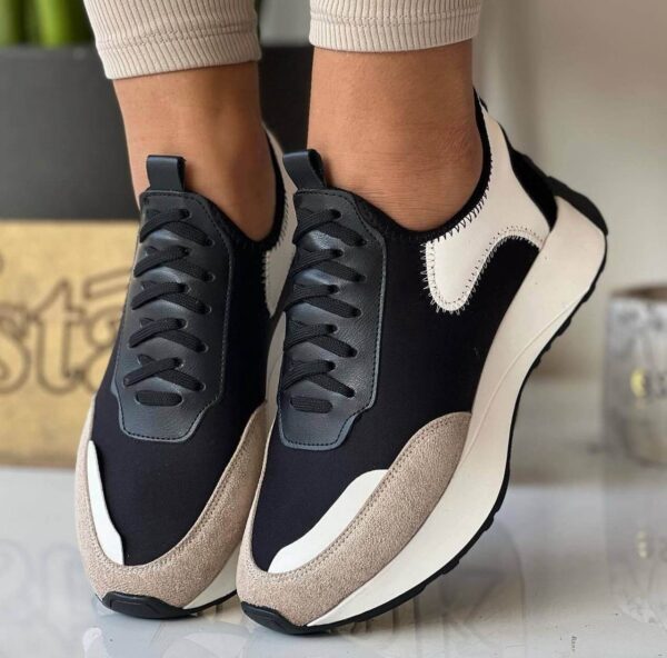 DECENT SNEAKER