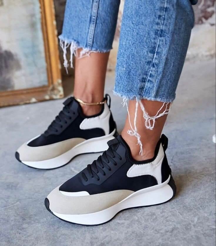 DECENT SNEAKER